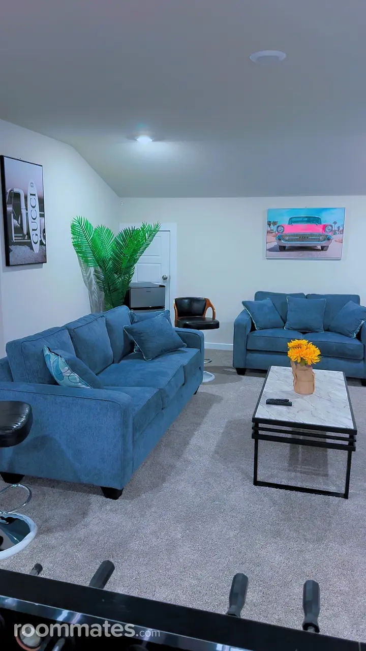 Profile photo 5 of 20