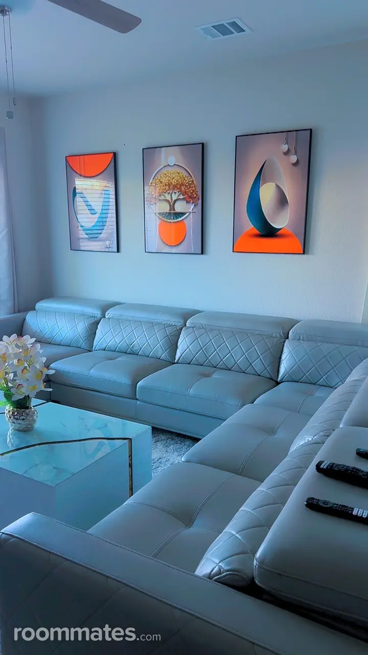 Profile photo 11 of 20