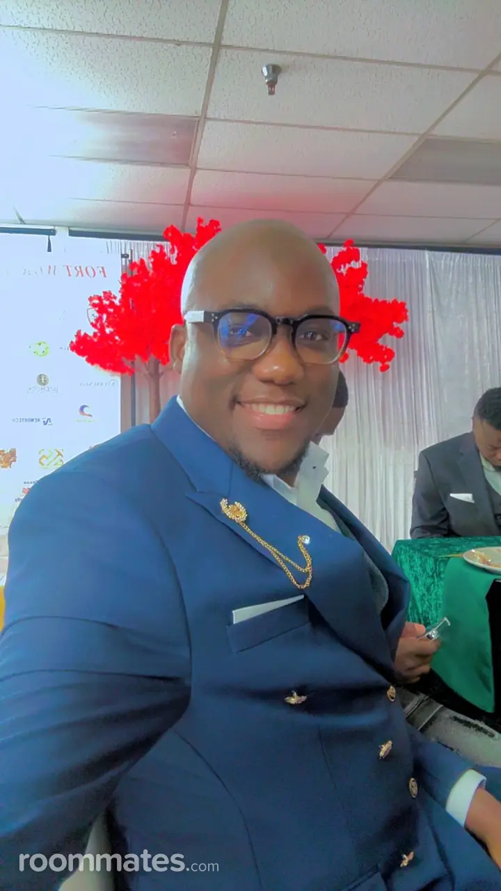 Profile photo 20 of 20