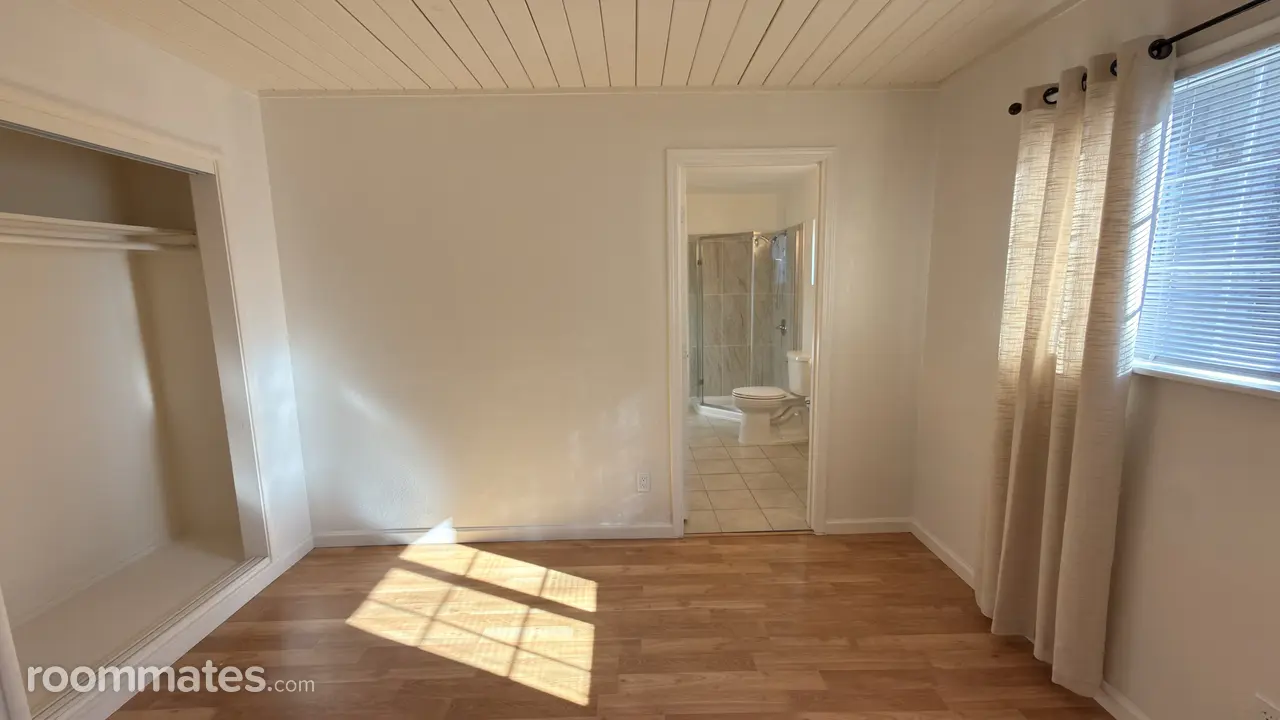 Profile photo 2 of 6