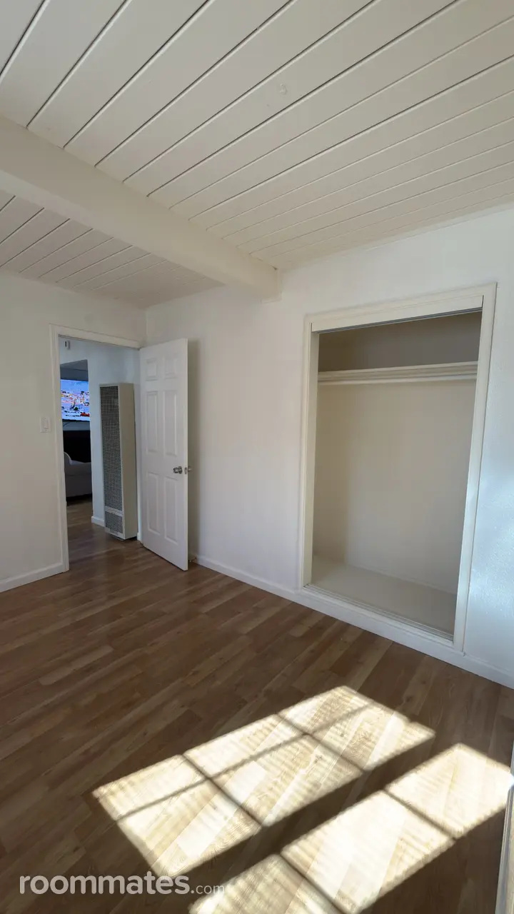 Profile photo 3 of 6