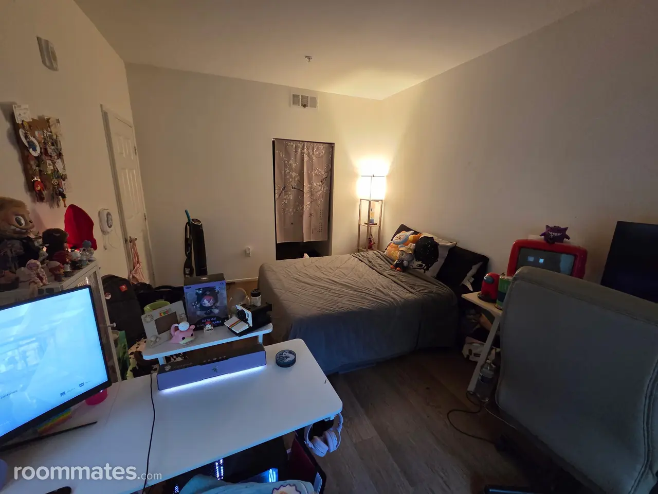 Profile photo 1 of 7