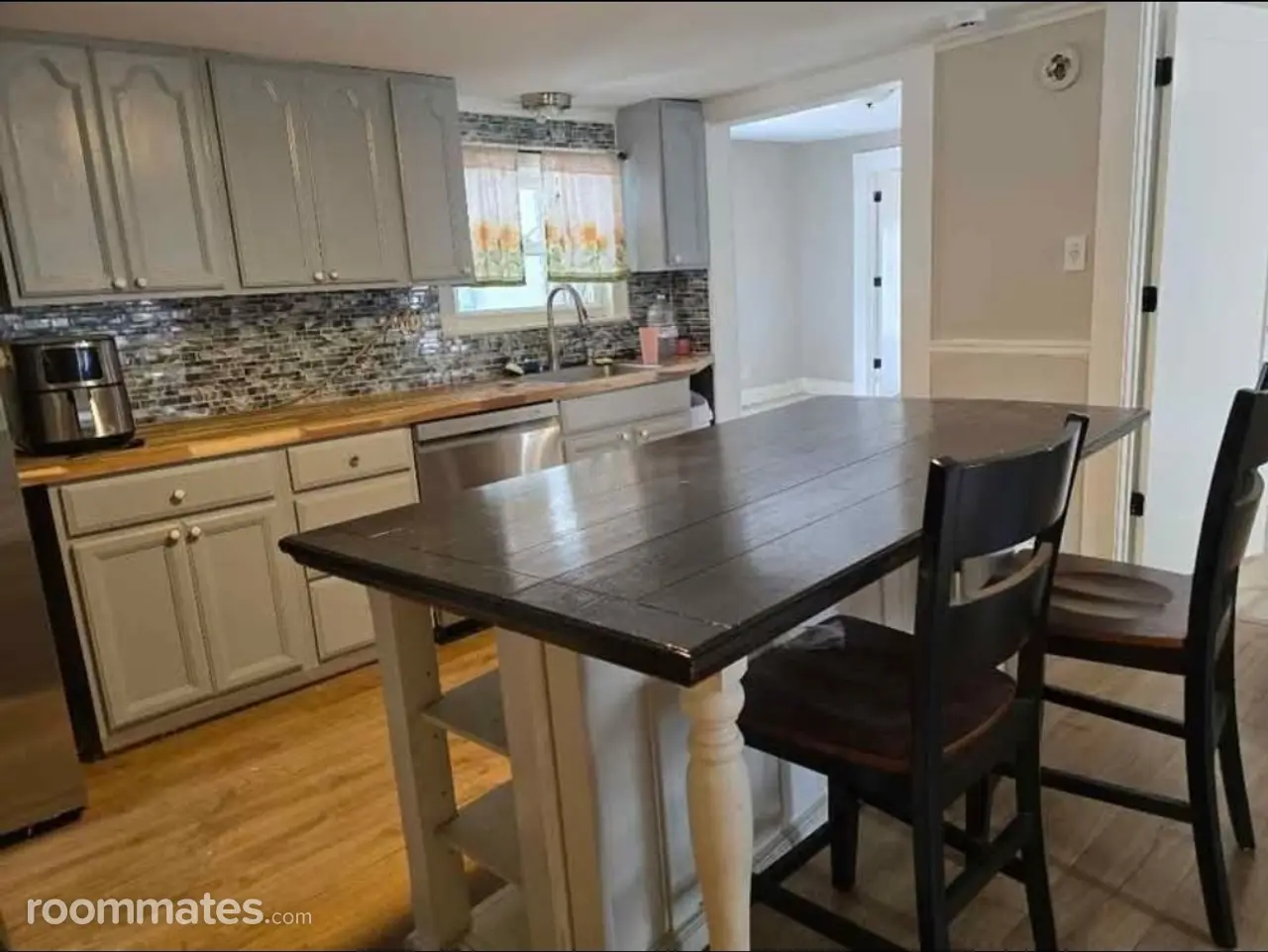 Profile photo 7 of 10