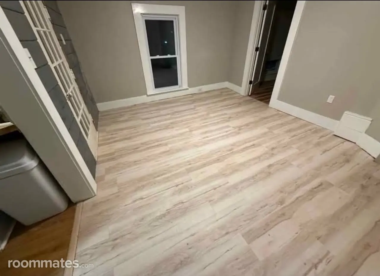 Profile photo 1 of 10