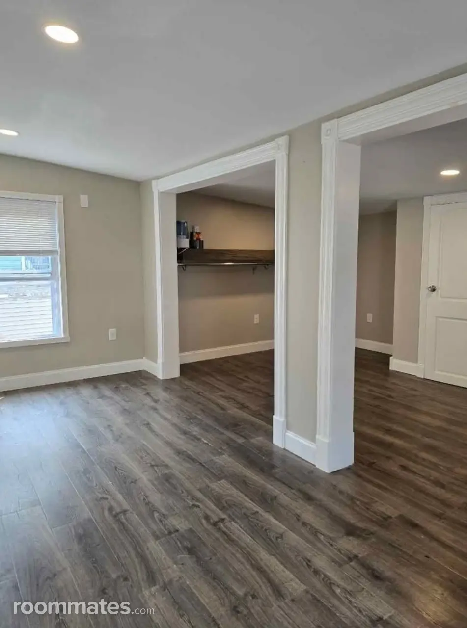 Profile photo 9 of 10