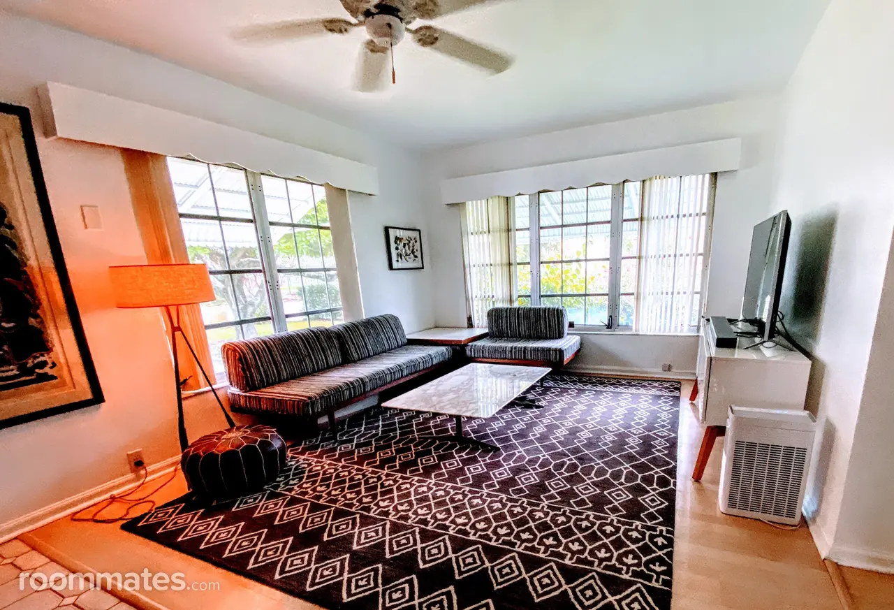 Profile photo 6 of 8