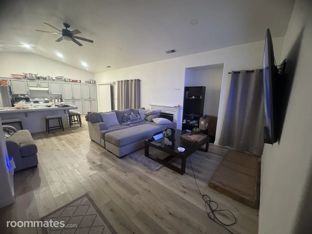 Profile photo 7 of 14