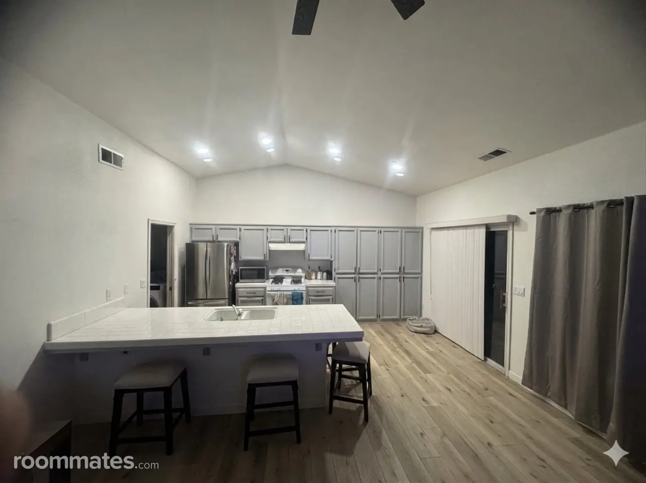 Profile photo 5 of 14