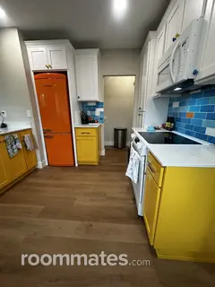 Room for rent in Portland, OR $900, house