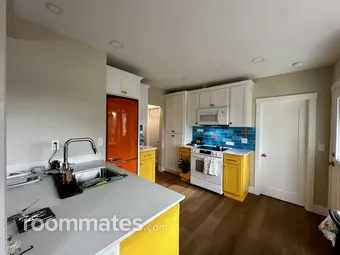 Room for rent in Portland, OR $900, house