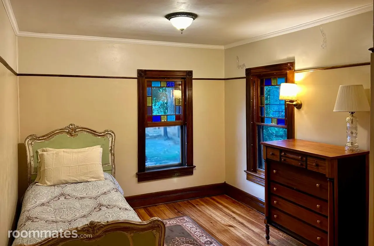 Profile photo 3 of 7