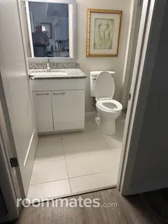 Room for rent in Sarasota, FL $1500, house