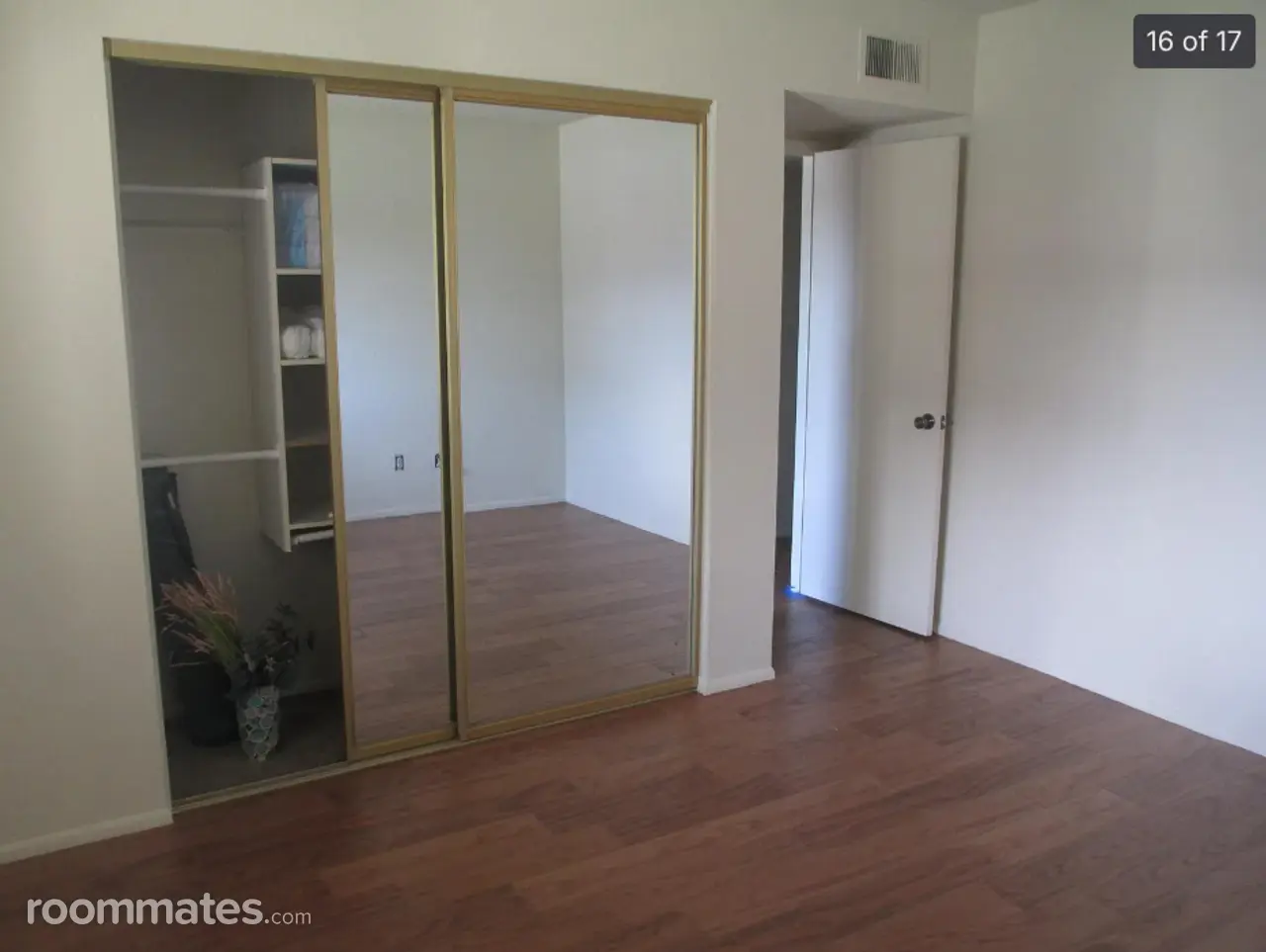 Profile photo 7 of 11