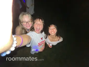 Roommate looking Omaha, NE, $1300