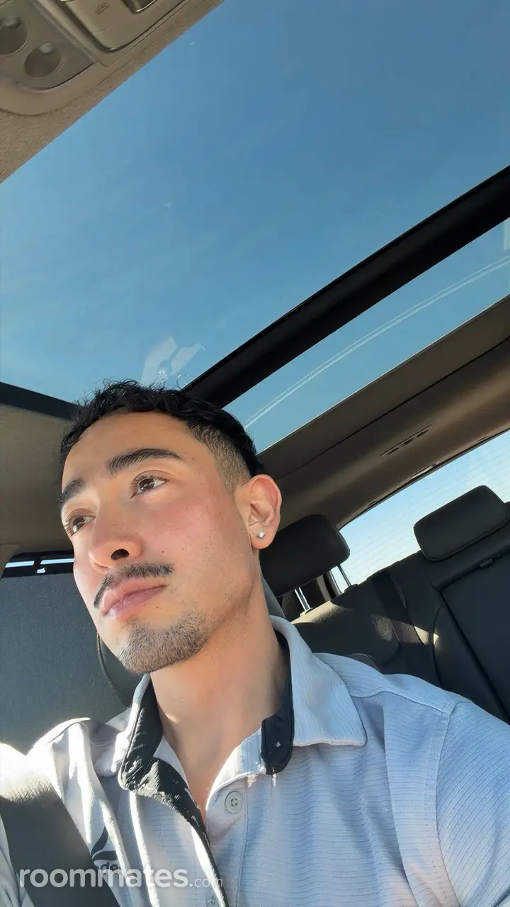 Profile photo 1 of 1