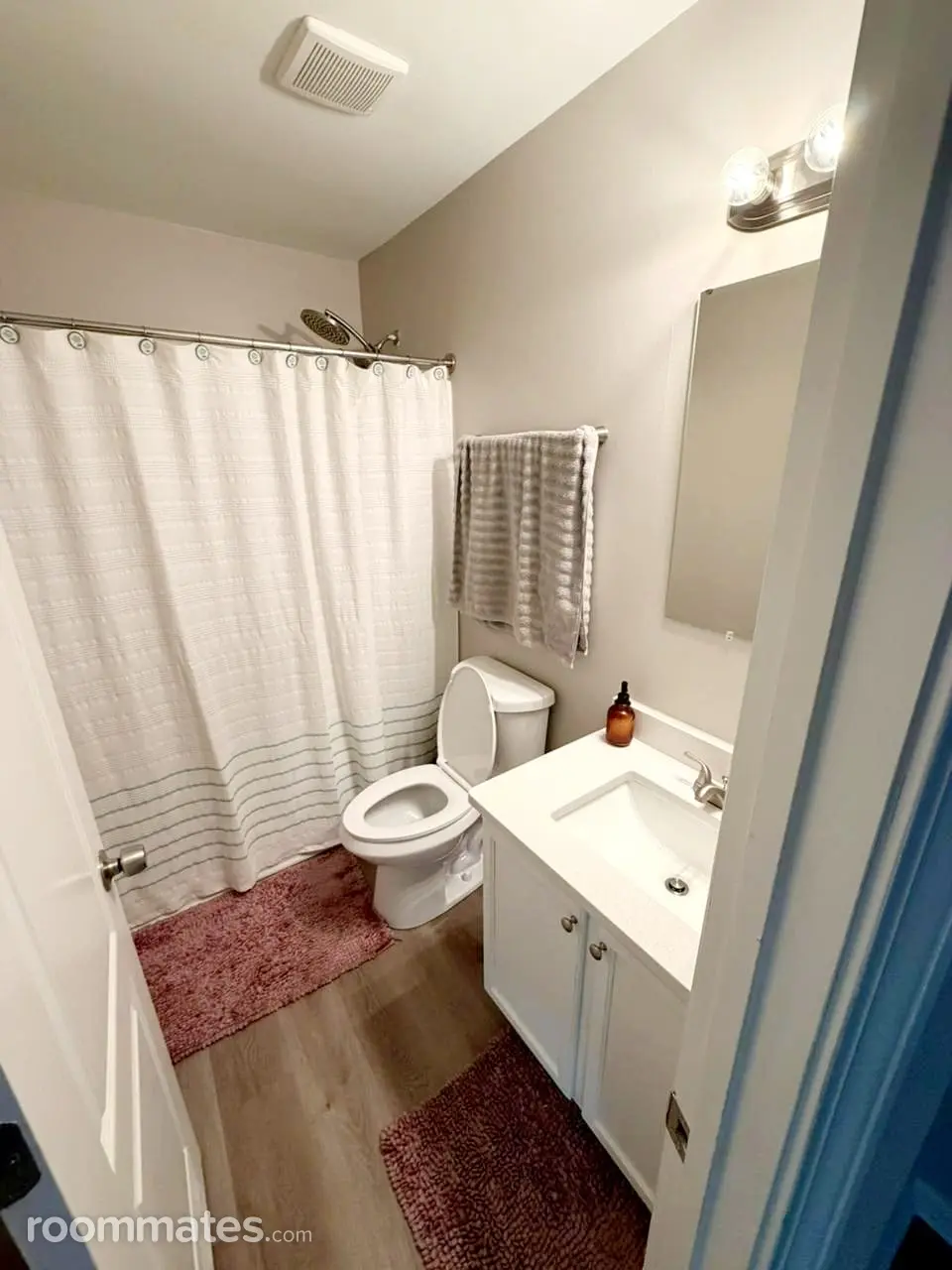 Profile photo 8 of 18