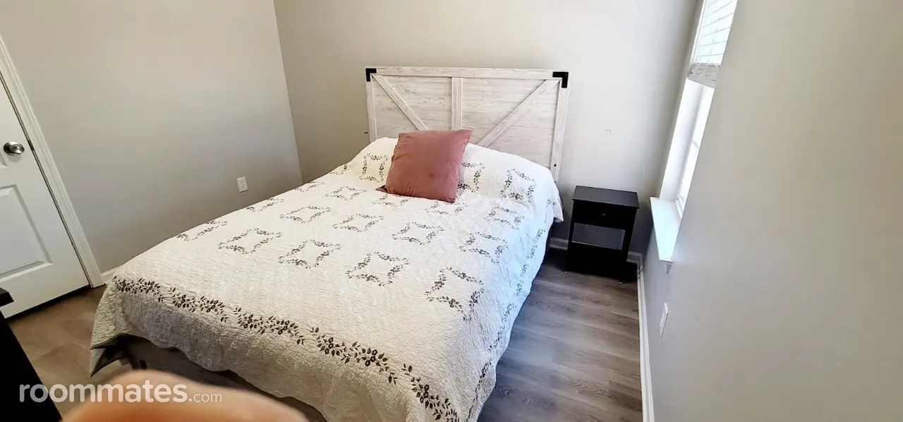 Profile photo 6 of 18