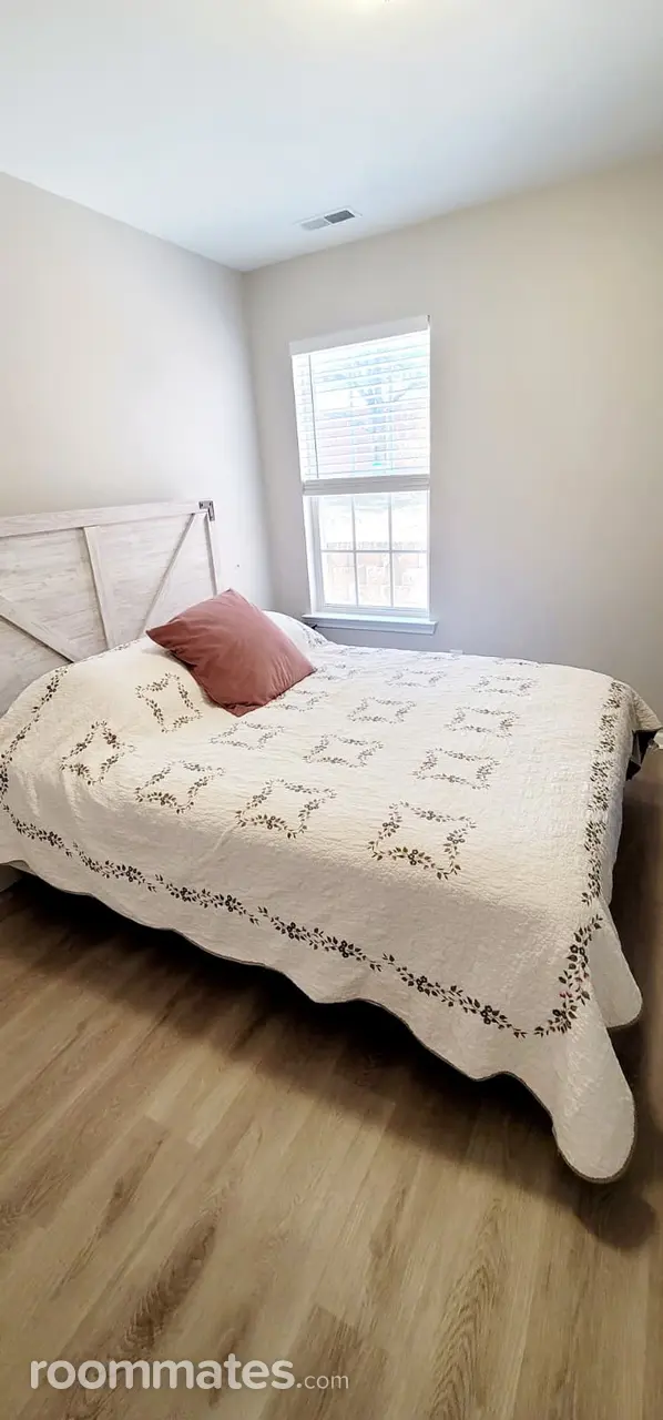 Profile photo 2 of 18