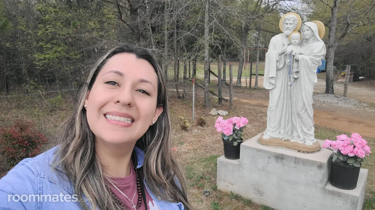 Profile photo 13 of 18