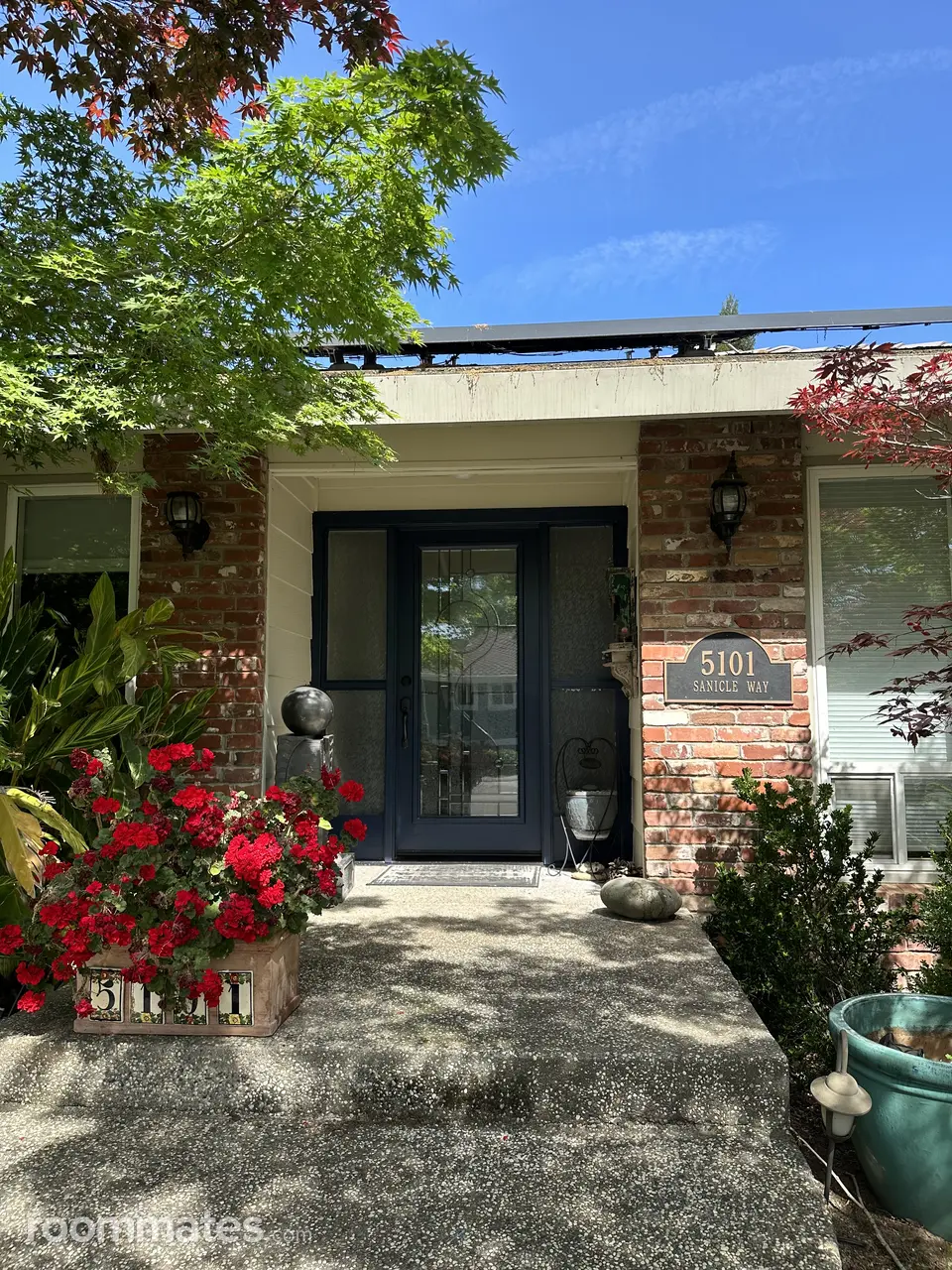 Profile photo 3 of 10