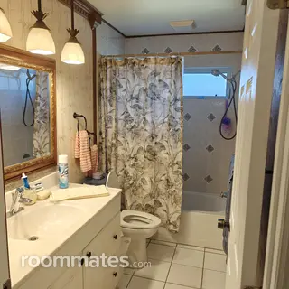 Room for rent in Sarasota, FL $800, house