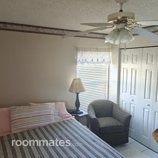 Room for rent in Sarasota, FL $800, house