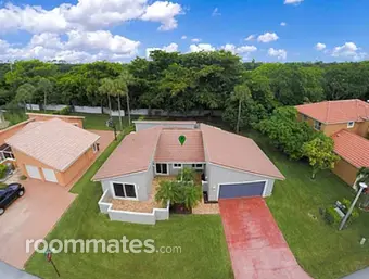 Room for rent in Deerfield Beach, FL $800, house