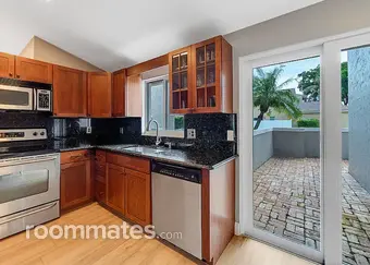 Room for rent in Deerfield Beach, FL $800, house