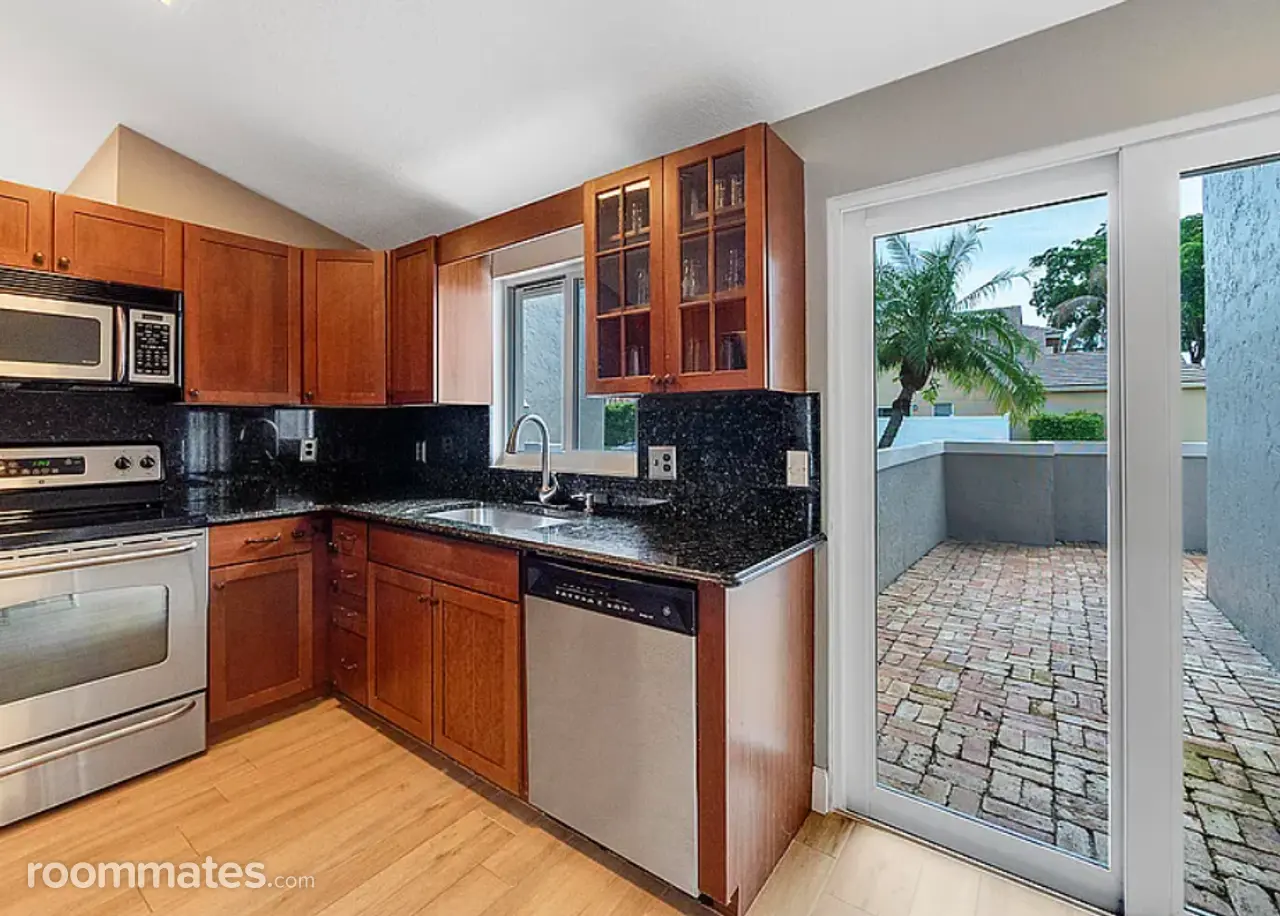 Profile photo 5 of 10