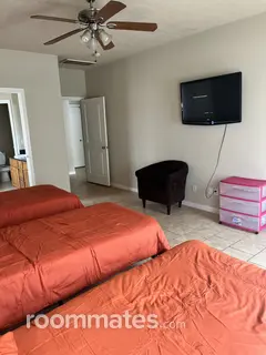 Room for rent in Houston, TX $1000, house