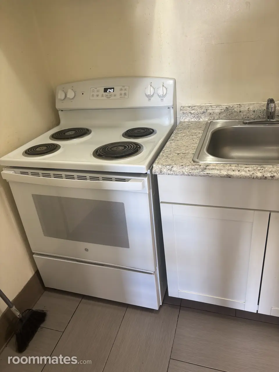 Profile photo 3 of 13