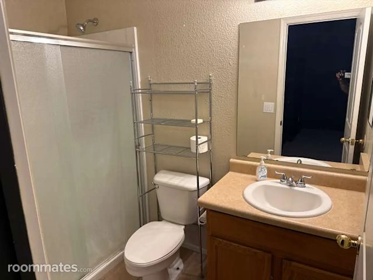 Profile photo 3 of 4