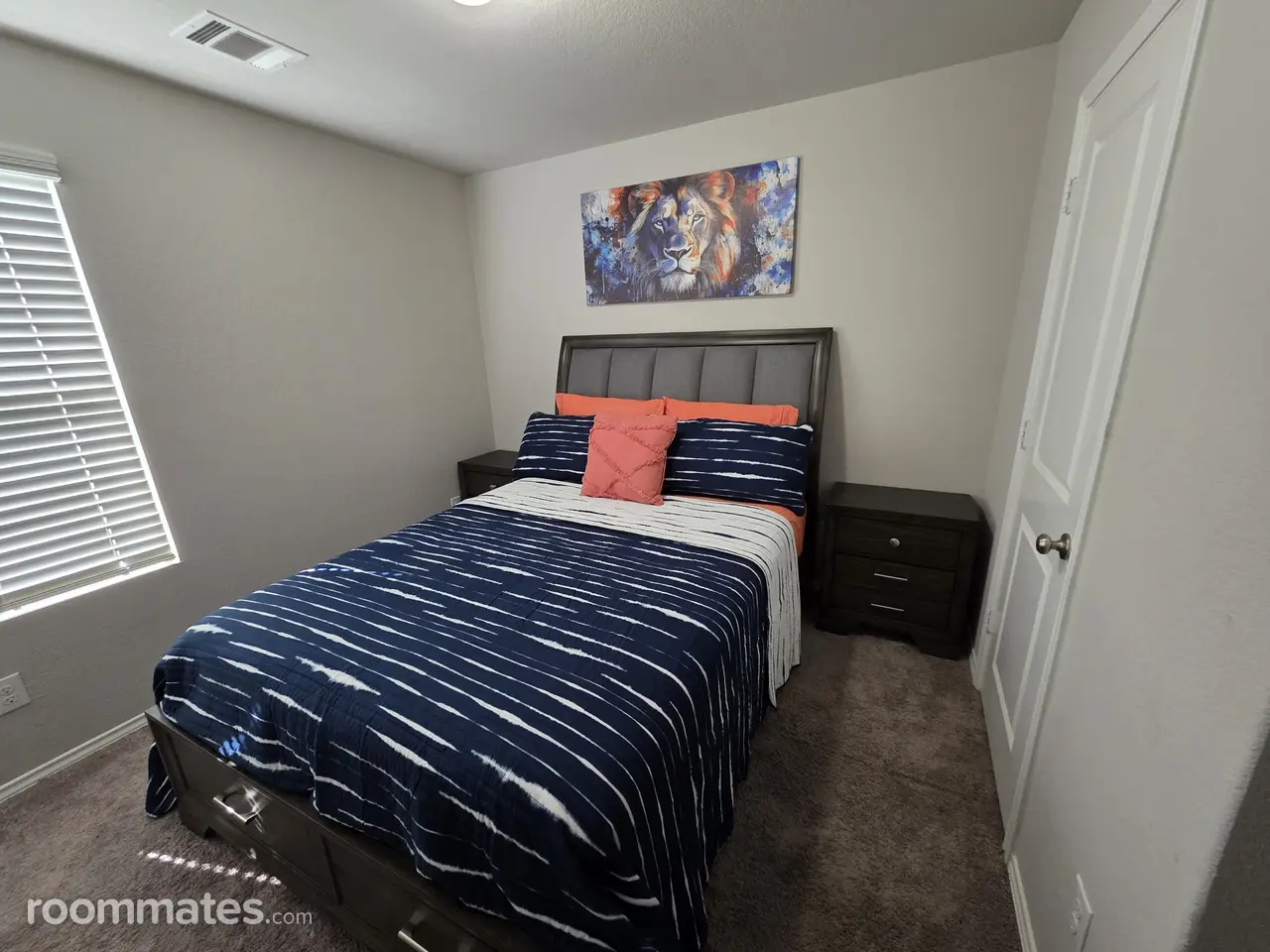 Profile photo 7 of 10