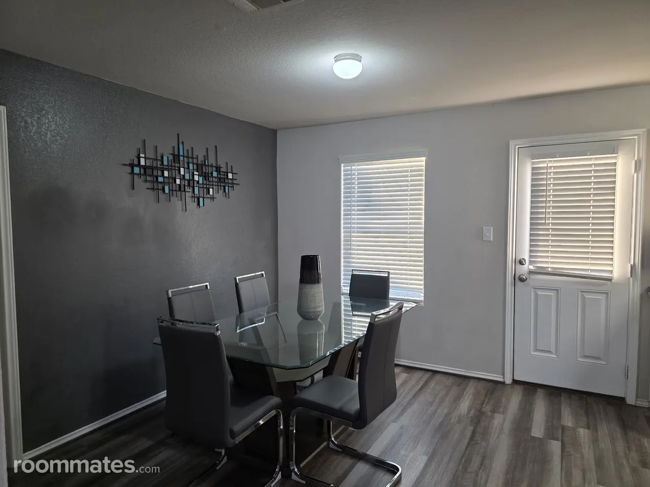 Profile photo 5 of 10