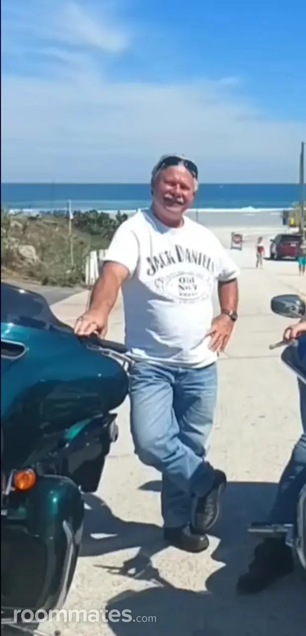 Profile photo 10 of 11