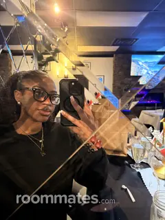 Roommate looking Shelton CT, $1000