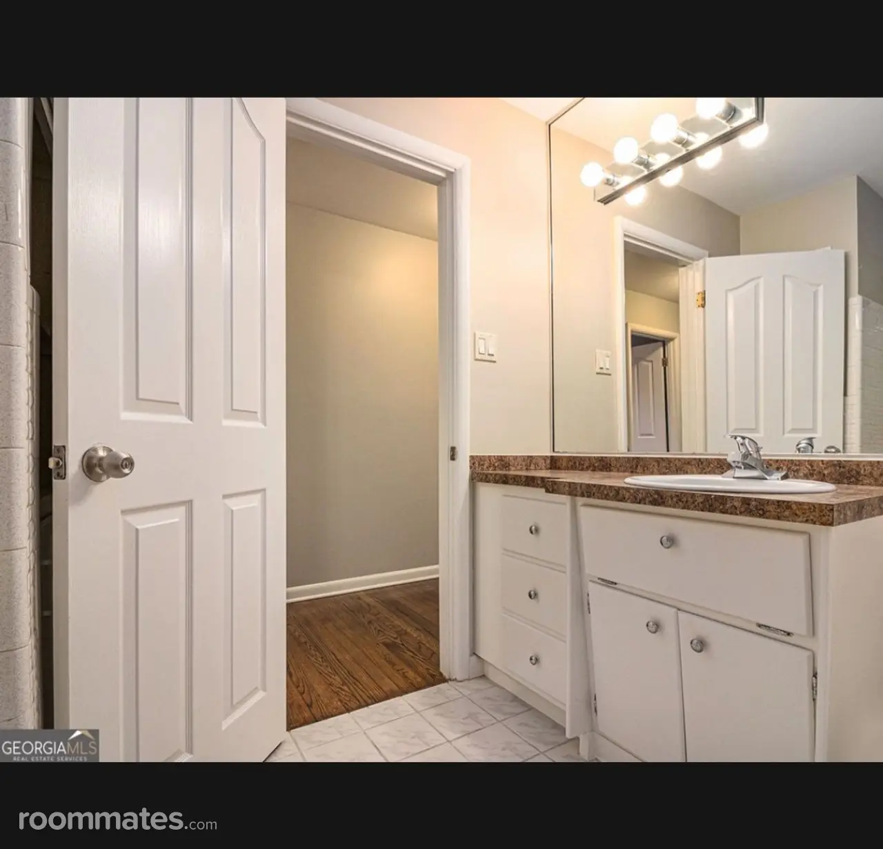 Profile photo 4 of 8