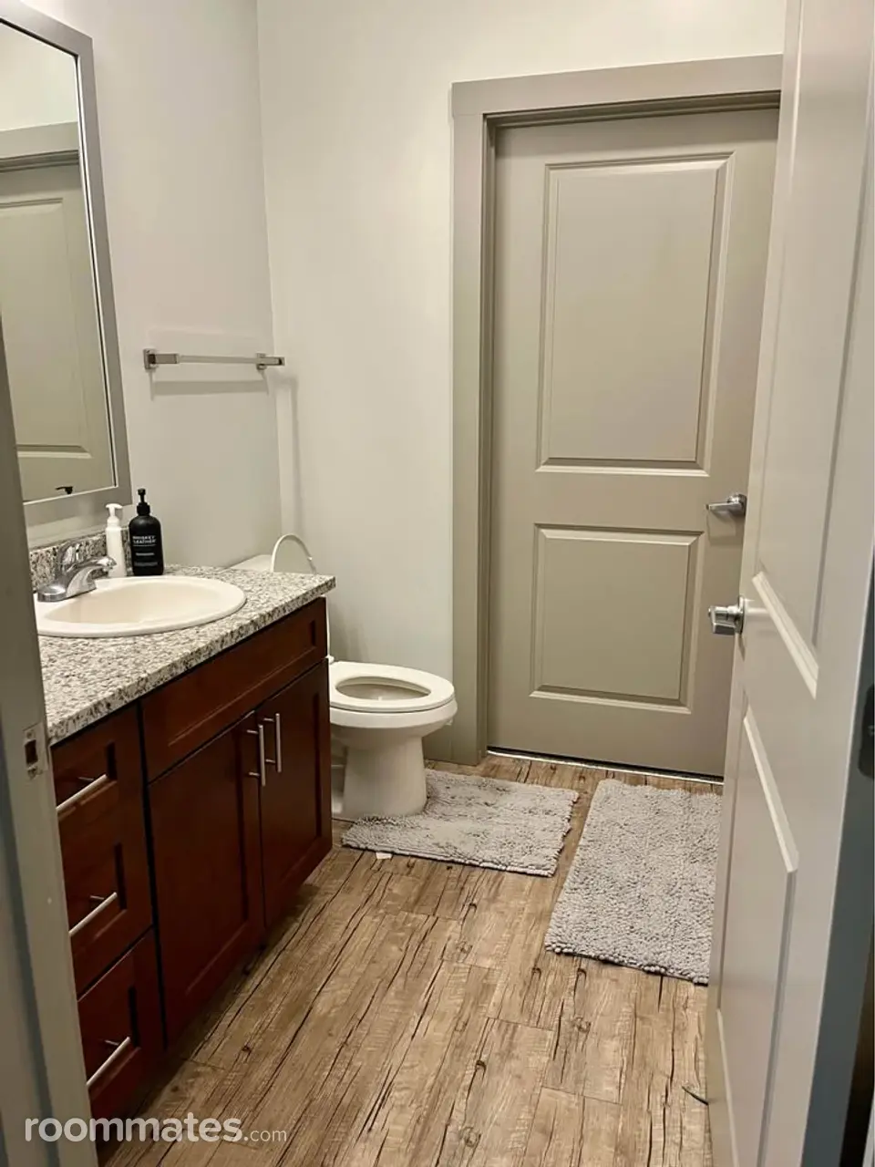 Profile photo 1 of 6