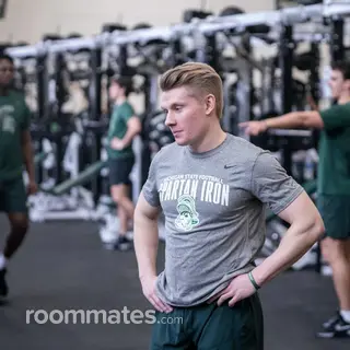 Roommate looking Coral Gables, FL, $2000