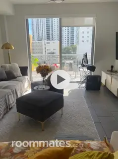 Room for rent in Miami, FL $2000, condo