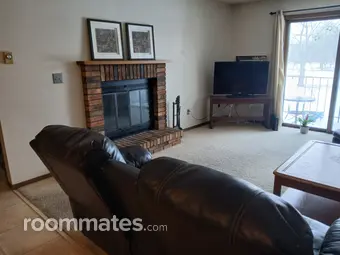 Room for rent in Oshkosh, WI $600, condo