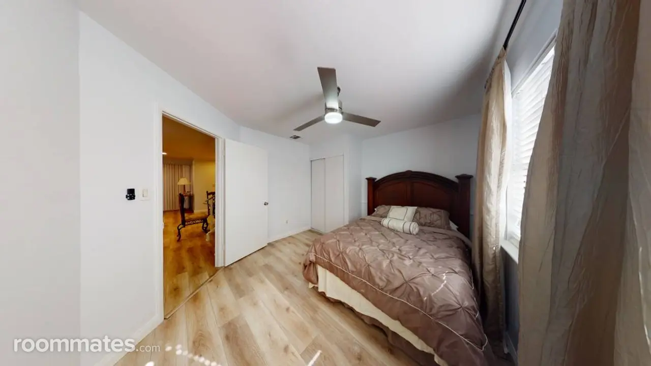 Profile photo 2 of 19