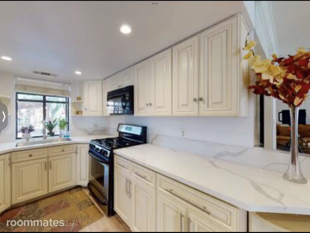 Profile photo 16 of 19