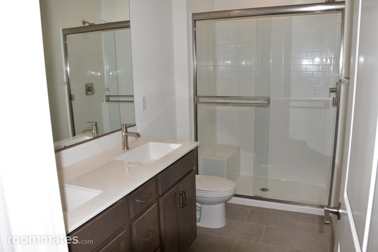 Profile photo 3 of 7