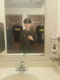 Roommate looking Omaha, NE, $700