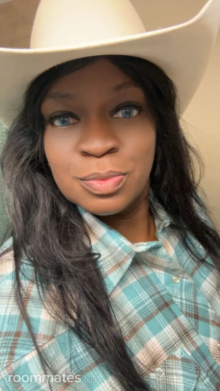 Profile photo 2 of 3