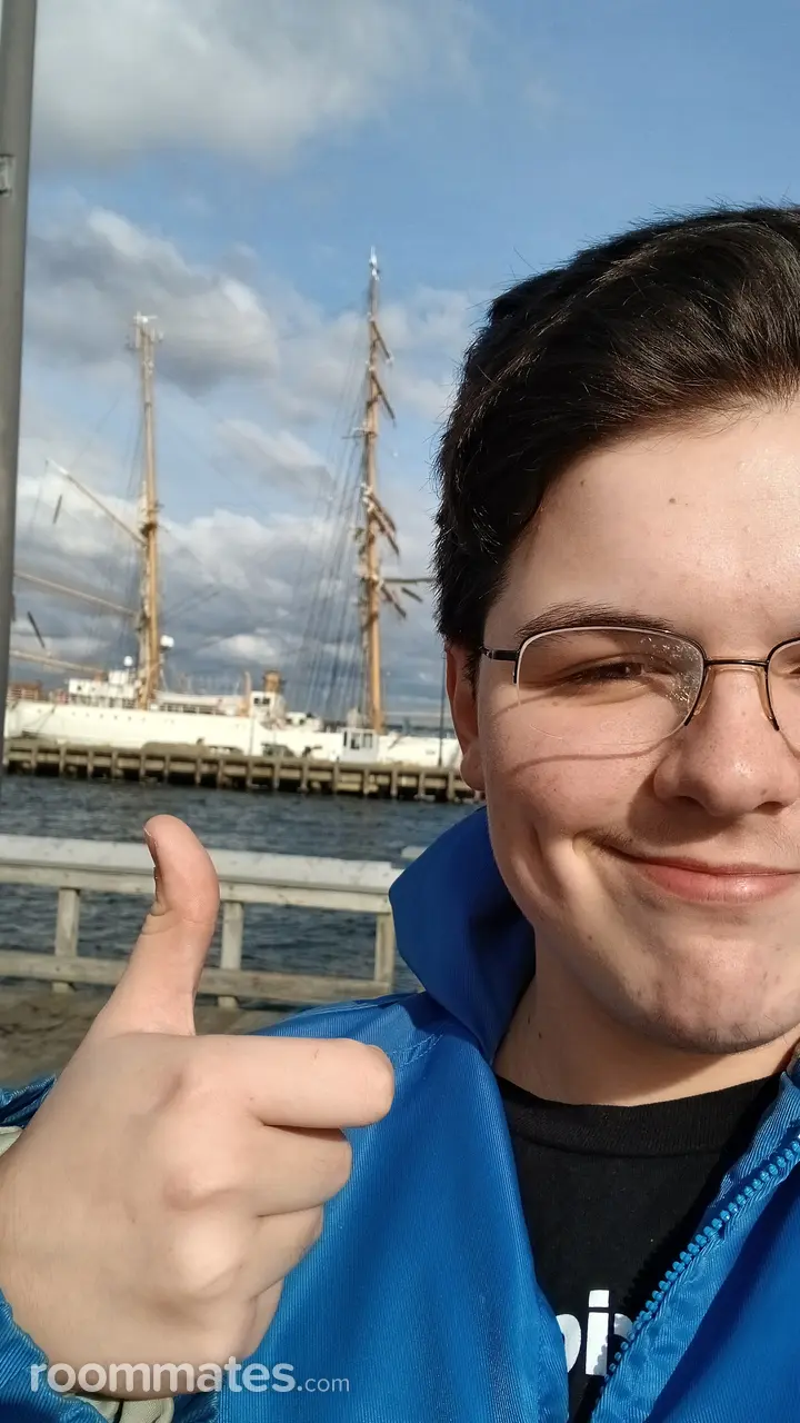 Profile photo 4 of 4