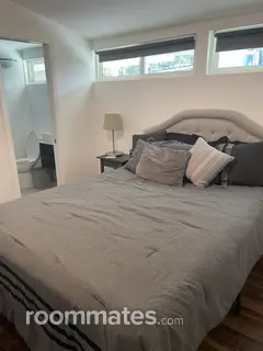 Room for rent in North Hills, CA $2000, house