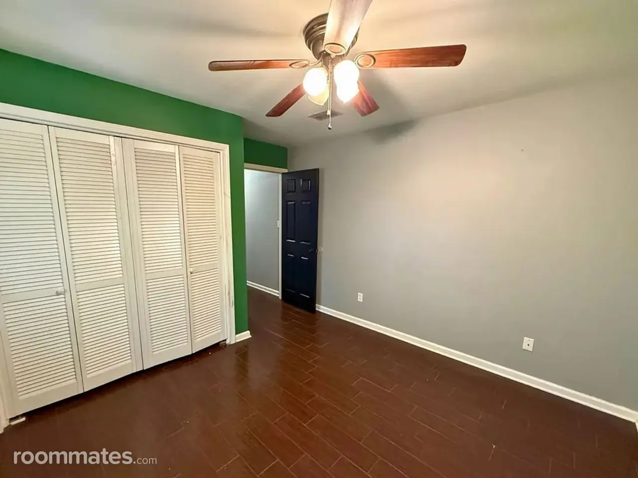 Profile photo 3 of 6