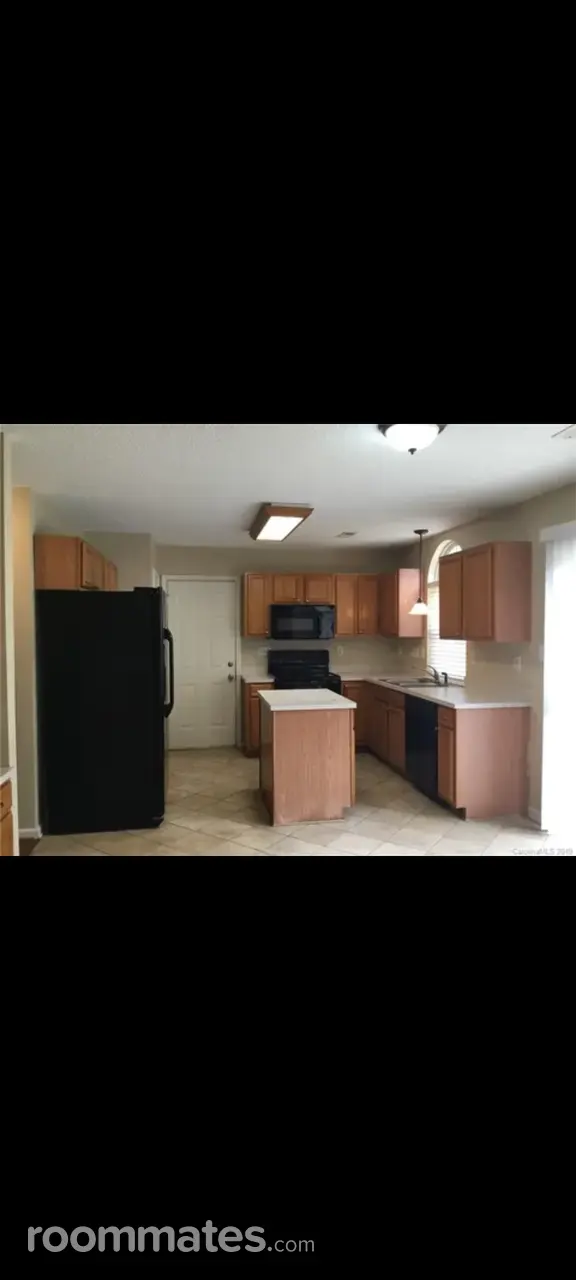 Profile photo 7 of 12